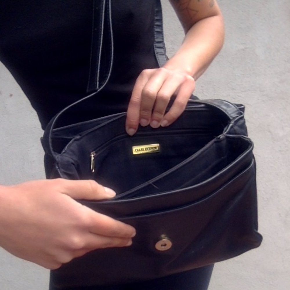 Vintage 90's Authentic Leather Purse - Picture 8 of 8
